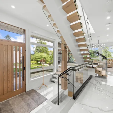 LUXURY RESIDENCE