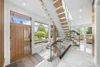 LUXURY RESIDENCE