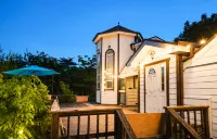 RiverView stay - parking