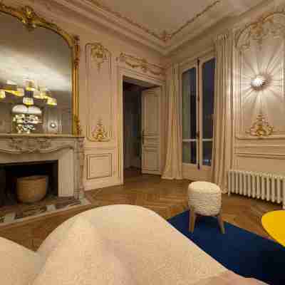 Le Salon Doré - Luxury apartment 80m2 AirConditioned Terrace Rooms