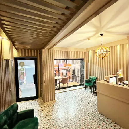 Taksim Cetinkaya Suite Отели рядом с достопримечательностью «Университет Bilgi»