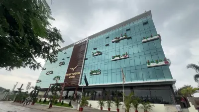 Town Square Suites โรงแรมใน