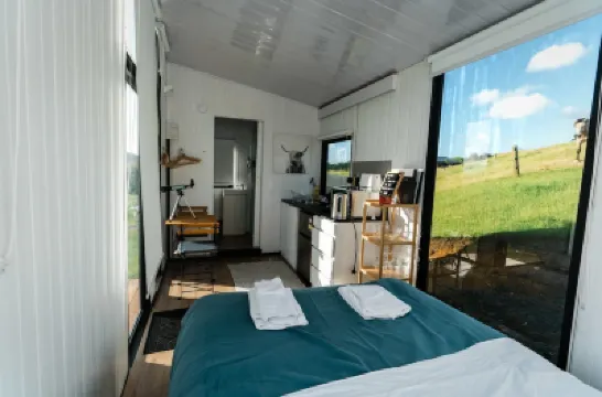 Mighty Tiny House 1 by Tiny Away のホテル