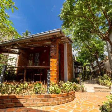 Minh Vuong Bungalow Отели рядом с достопримечательностью «Searama Dive Center»