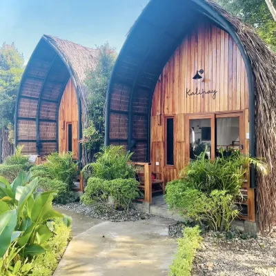 MAAYONG HOSTEL Hotels near Pescador Island