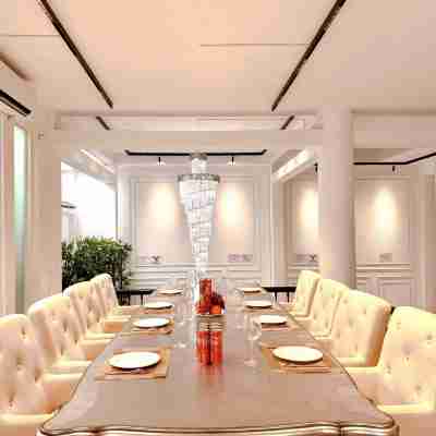 VAH Villa 9 Bedrooms Dining/Meeting Rooms