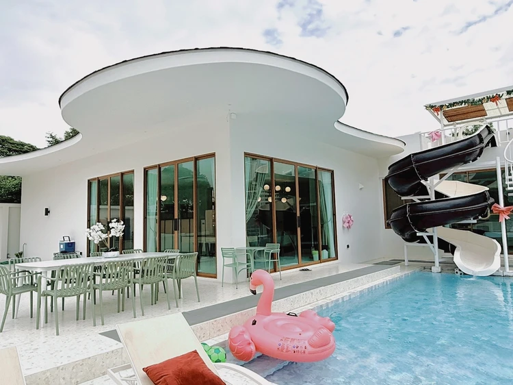 รูปภาพของพีเอ็นที ลักซู่รี่ จอมเทียน