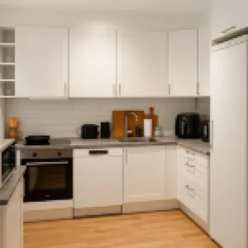 Newly renovated 3 BedRm, Spacious 80m sq, comtemporary Apartment in Central Trendy Oslo-Grunnerlokka Hotels in 