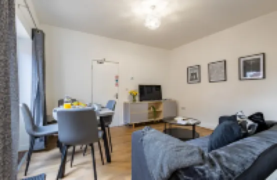 Contractor friendly 6 bed all en suite house