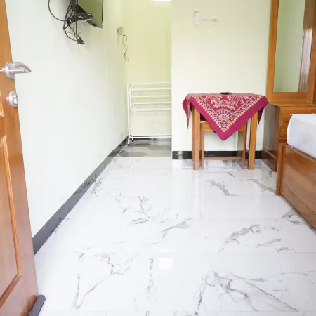 OYO 95103 Madiun Dkost Syariah Отели в г. Мадиун