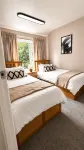 Elite Unseen Suites | 2BR House Near Coventry Arena With Free Parking - บังกะโล