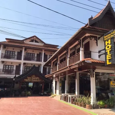 Grand View Riverside Hotel - Bãi đậu xe