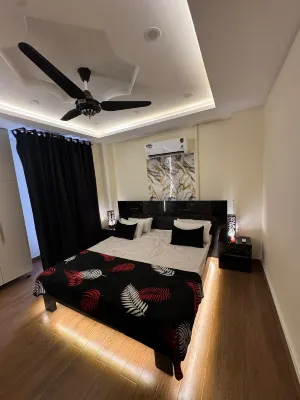 Luxury 1BHK APT  | Self check-in | Netflix | Free Parking - New