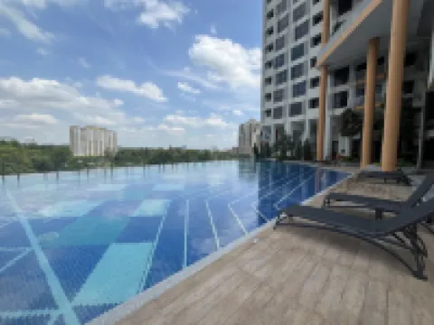 Putrajaya Antara Residence Air-Con Suite Facing Lake View Hotels near Anjung Floria