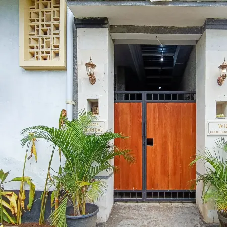 Widi Guest House near GWK Mitra RedDoorz