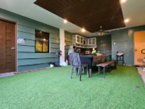 Natural Haven w/ Netflix,Videoke & Alfresco Dining Hotels in Dasmarinas