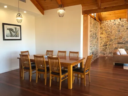 Old Coach Road Estate! Exclusive luxury! Отели рядом с достопримечательностью «Суогман Кантри Дининг @ Софтфут»