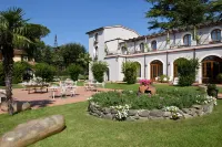 Antico Borgo di Sutri Hotels in Тревіньяно-Романо