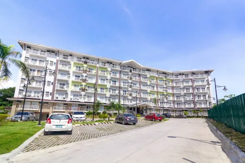 Hyllia by J&J | Studio Near airport w/ pool & gym - 홈스테이