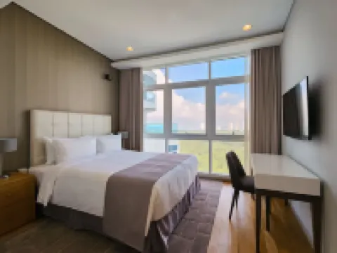 UH FLAT 酒店 & 度假村 PINETREE 鄰近Bangunan Dato' Jaafar Muhammad的酒店