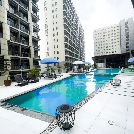 richtour bayport west naia garden Отели рядом с достопримечательностью «Arista Place»