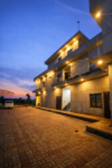 S H Farm & Guest House โรงแรมใน