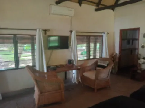 Cosy place along Zambezi River with Wi-fi Swimming Pool Hotels in Siavonga