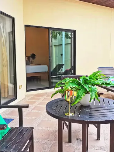 รูปภาพของเอเอ็นบีพูลวิลล่า 3 ห้องนอน ใกล้หาดในพระตำหนัก