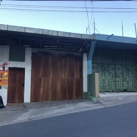 HOSTAL LOS PLANES DE RENDEROS