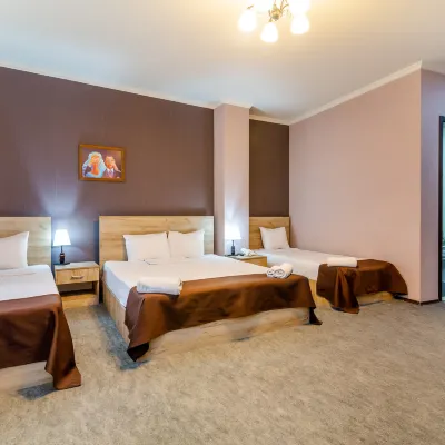 Hotel Marlyn Отели рядом с достопримечательностью «Парк Пушкина»