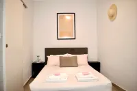 Astrinos Apt. Simple, cozy, comfortable, close to the beach 住宿飯店