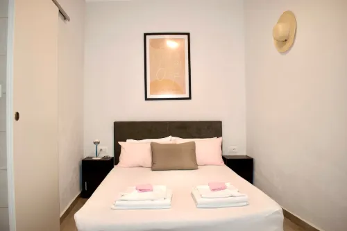 Astrinos Apt. Simple, cozy, comfortable, close to the beach