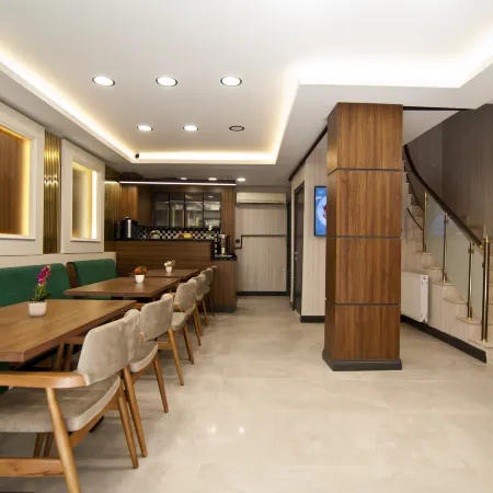 Grand Bagoz Hotel