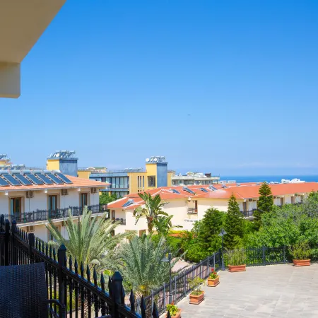 Sunny Side Suites by HolidayKeys