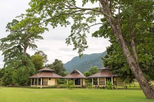 Wopakok Hotel and Restaurant Hotels in Champasak