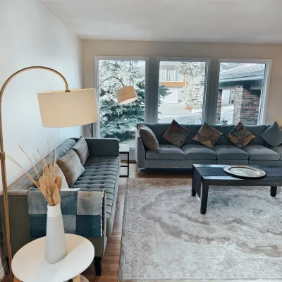 Edgemont-lntegrate into local life Hotels near Foothills Athletic Park