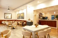 Serene Luxury Hotel
