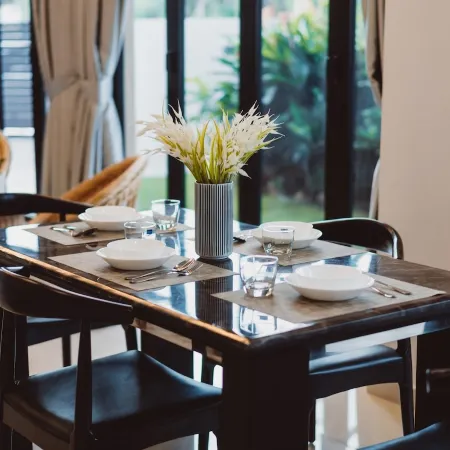Loh Residence@Pinjistation (8pax 4br)