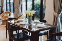 Loh Residence@Pinjistation (8pax 4br)