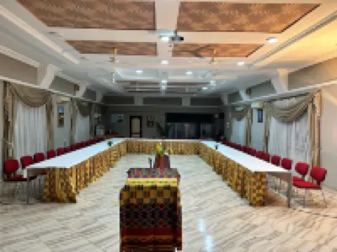 Royal Lee's Hotel