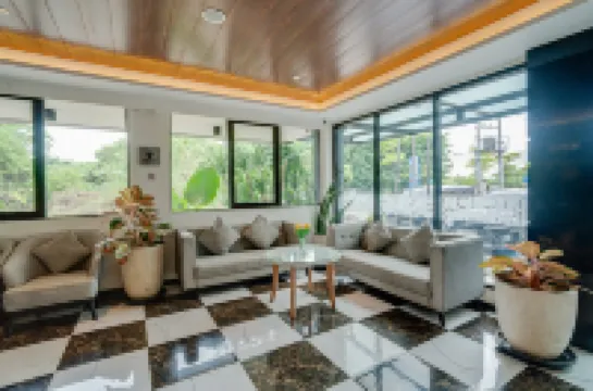 Life Hotel Sidoarjo Hotel di Kecamatan Buduran