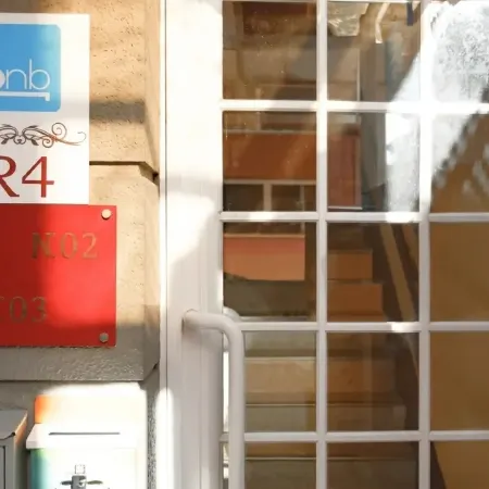 B & B PAK TAI TEMPLE HOLIDAY FLAT CHEUNG CHAU) Отели рядом с достопримечательностью «Аутлет Citygate»
