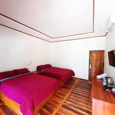 Cozzy Villa Dua Bidadari Hotels near Geopark Ciletuh