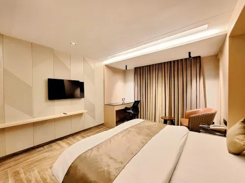 Hotel Tilak - parking