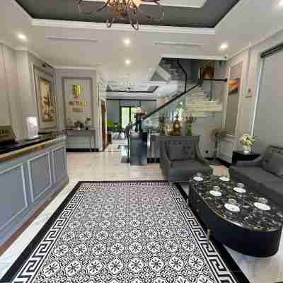 Gorgeous 7 bedroom villa near the beach Rooms