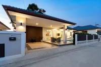 Luxury Pool Villa A18/3BR/8 Persons/BBQ Hôtels à : Huai Yai