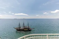 Infinity & Beyond by halu! - 海濱公寓