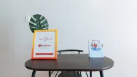 RedDoorz @ Wyns Hotel فنادق في لوسينا