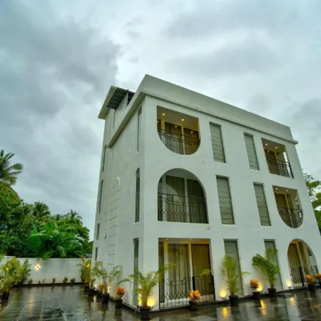 Goa Courtyard by the porto Arpora
