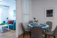 Brunswick 2B Living Near Sydney Rd w/ Free Parking Hotels in Brunswick